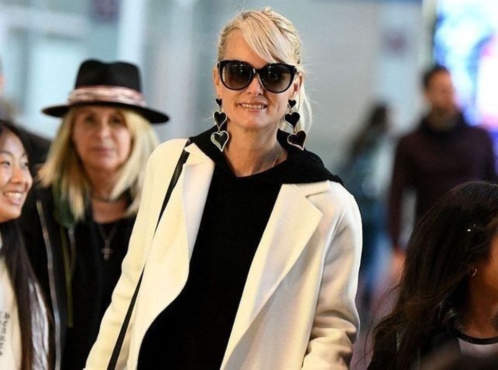 Laeticia Hallyday ventre à l'air à Saint Tropez et silhouette plus affinée que jamais... les photos qui n'ont rien de rassurant !