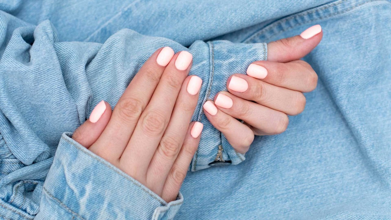 Sommerteint: Diese Nagellack-Töne sorgen für braune Haut