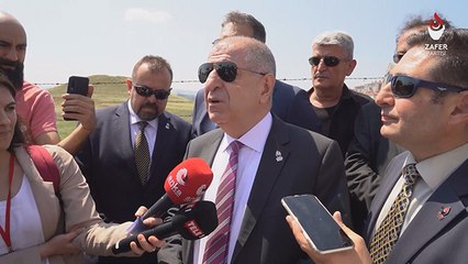 Télécharger la video: Özdağ'dan: Vatandaşlık verirken vatan da veriyorsunuz