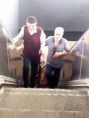 ‘İstanbul’a gelirse yapacakmış’ Ekrem’den 94’lük bastonlu amcaya spor