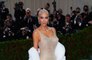 Kim Kardashian nega ter danificado vestido de Marilyn Monroe