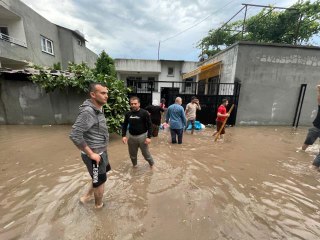 Osmaniye'de sağanak nedeniyle ev ve iş yerlerini su bastı