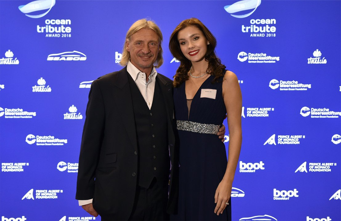 Nathalie Volk teilt Kuss-Foto mit Frank Otto