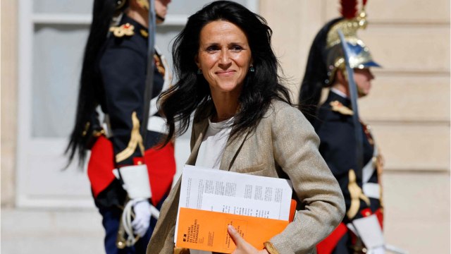 VOICI : Chrysoula Zacharopoulou : la secrétaire d'État visée par deux plaintes pour viol