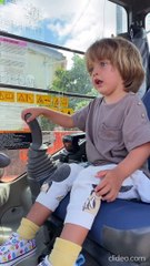 Diogo Amaral mostra filho a 'conduzir' uma escavadora e ensina (nova) palavra ao menino