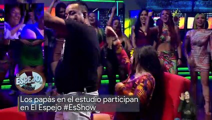 Madeleyn saca su lado más interesado en pleno programa