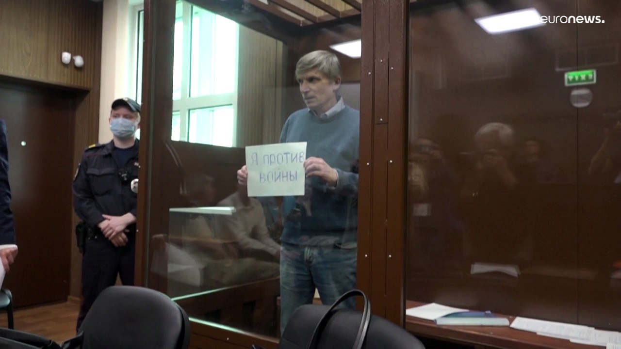 Aktivisten: 1000e Verfahren gegen russische Kriegs-Kritiker