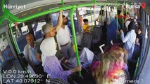 Halk otobüsü şoförü, rahatsızlanan yolcuyu hastaneye yetiştirdi
