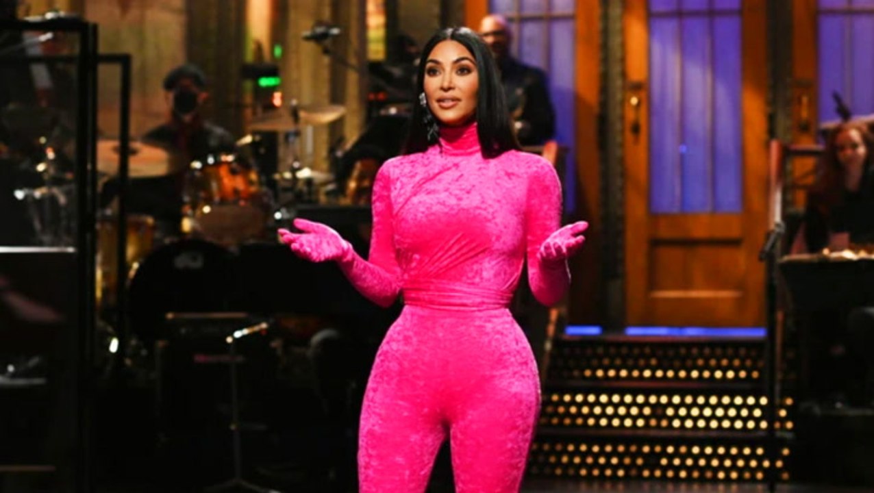 Kim Kardashian Had “No Idea” Will Ferrell, Jimmy Fallon Were on ‘SNL’ | THR News