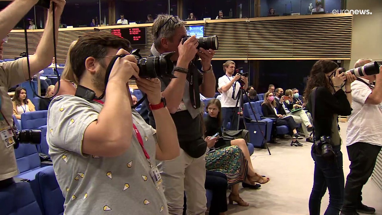 L'Unione europea dimezza l'uso dei pesticidi chimici