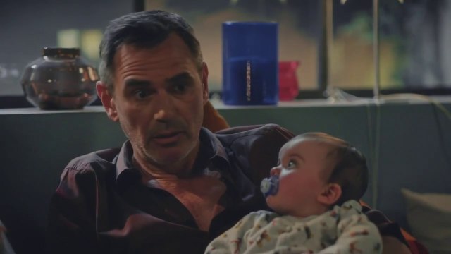 Plus Belle la Vie - Jean-Paul et Patrick perdus sans leurs femmes...