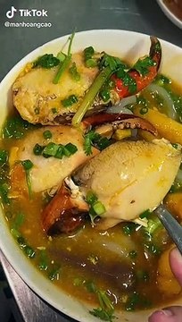 Bánh canh cua đắt nhất Sài Gòn: 700k/tô chỉ có 3 chiếc càng