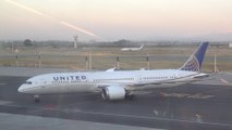 United Airlines 787-9 Landing Cape Town International Airport 4K