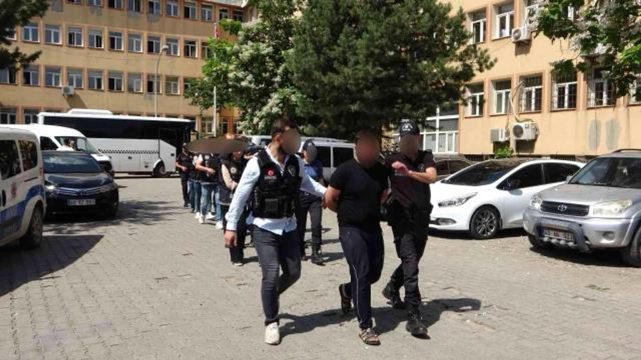 Son dakika haber! Eroini "Erol Abi', metamfetamini 'Metin Abi' şifresiyle pazarlayan 4 torbacı tutuklandı