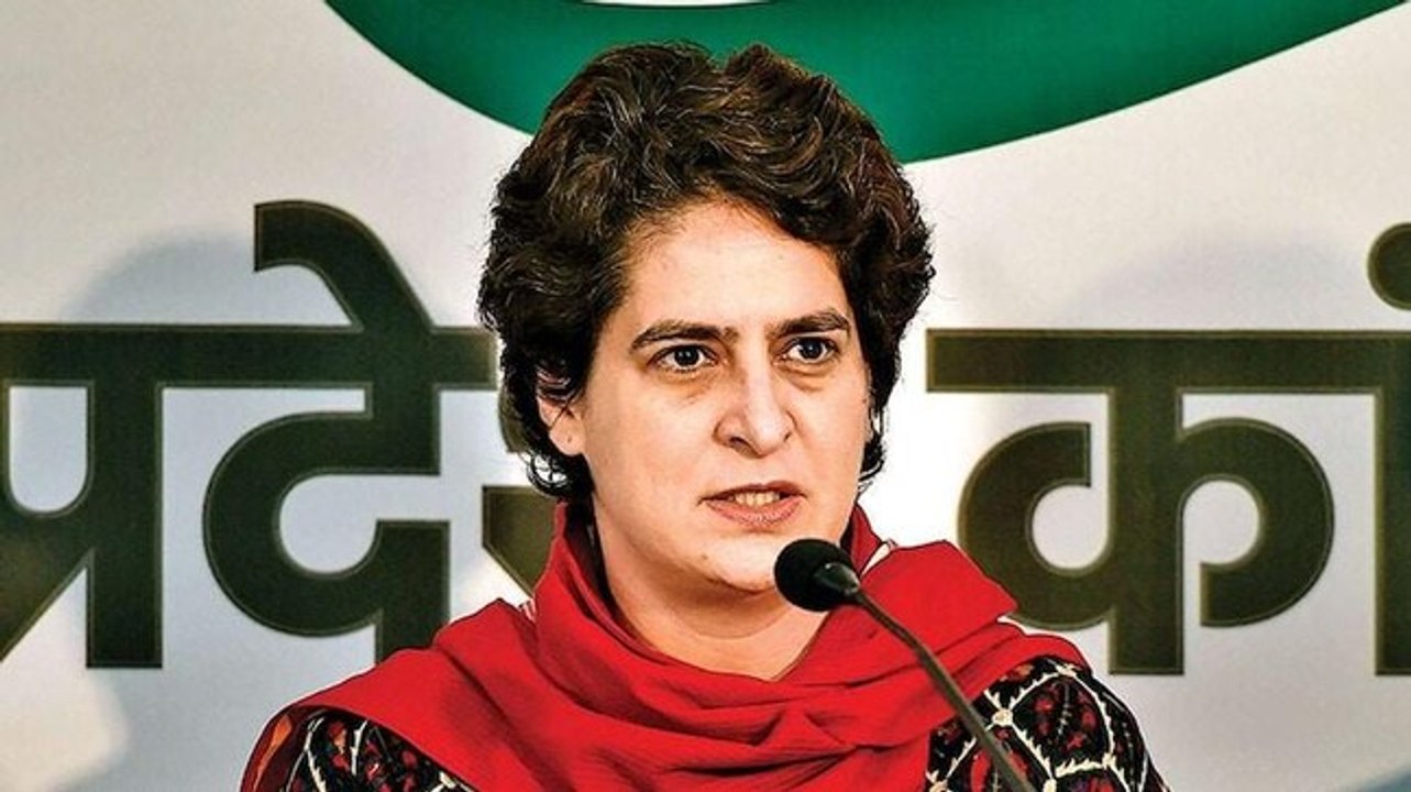 Priyanka Gandhi in Mumbai amid Maharashtra political crisis | Watch
