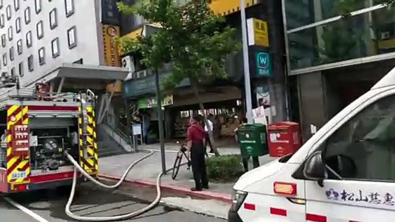 兄弟大飯店驚傳火警 2樓廚房竄濃煙 疏散百名房客