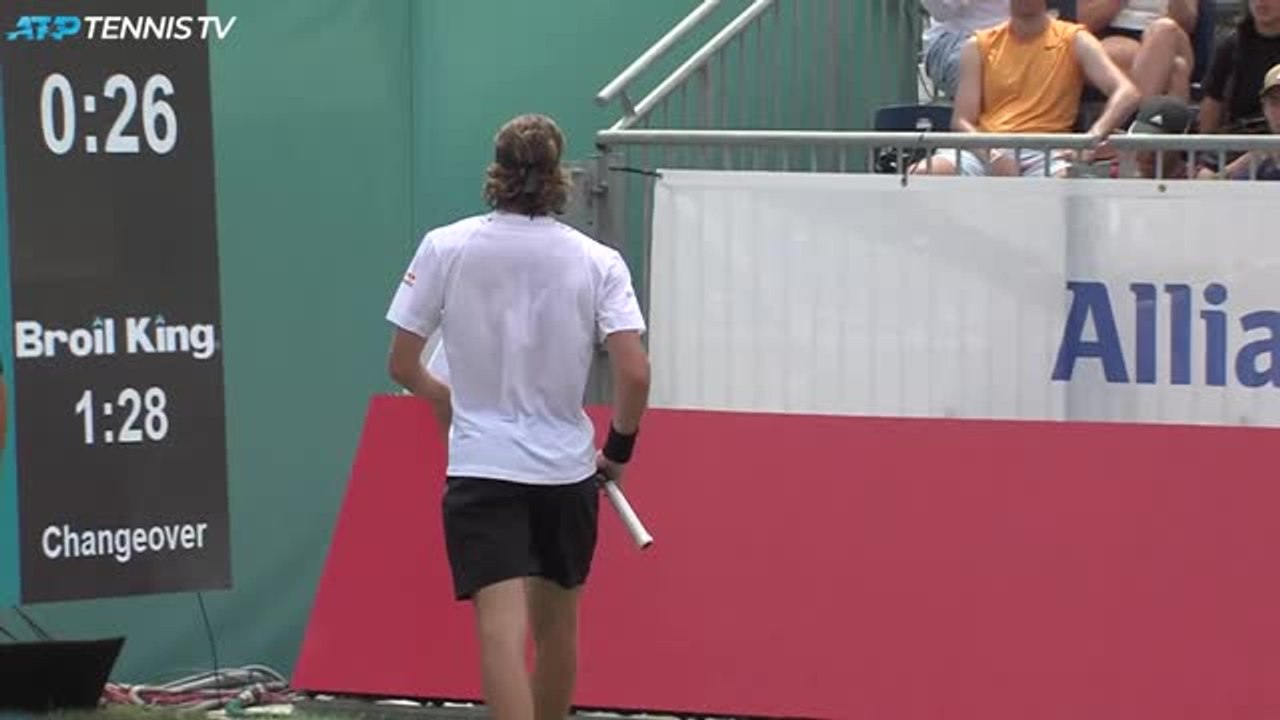 Highlights: Tsitsipas ohne Probleme weiter