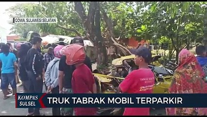 Truk Tabrak Mobil Terparkir, Dua Korban Tewas