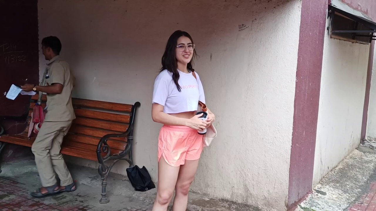 SARA ALI KHAN AND DHVANI BHANUSHALI SPOTTED POST WORKOUT IN SANTACRUZ