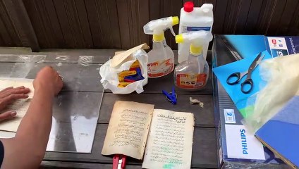 Menjaga Kitab-kitab dan Naskah Kuno Warisan Datu Kelampayan Berusia 2 Abad