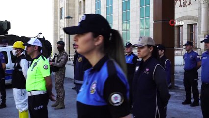 Polislere götürdü: Oğluna verdiği sözü 30 yıl sonra yerine getirdi