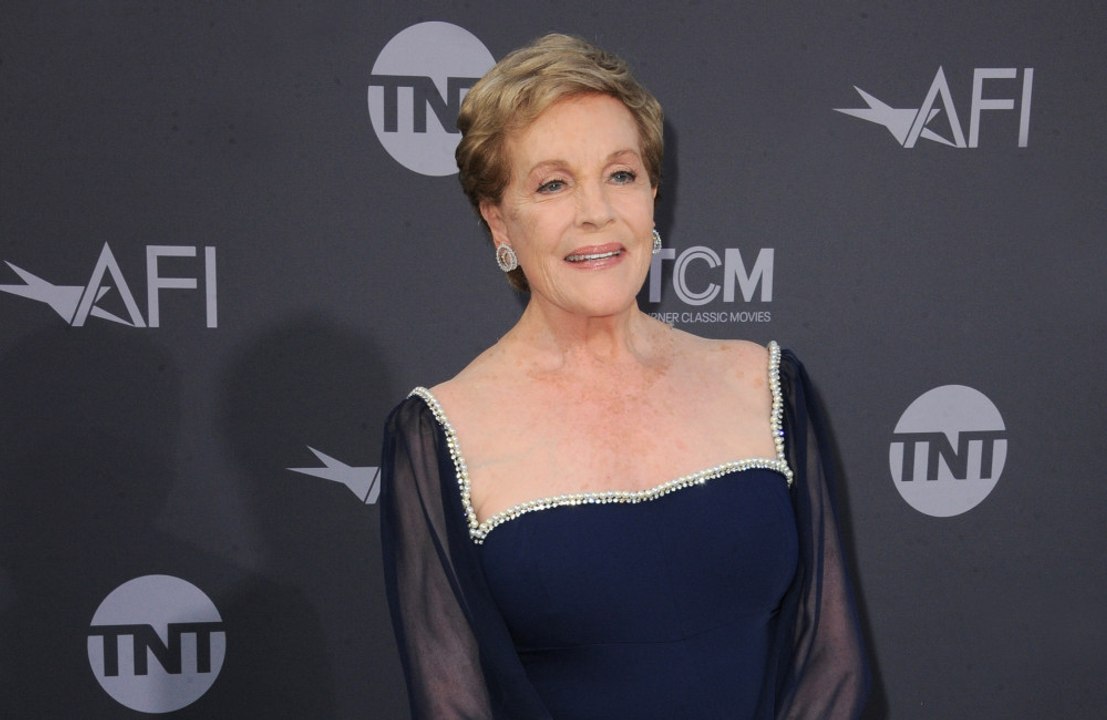 Julie Andrews kennt den Cast noch nicht!