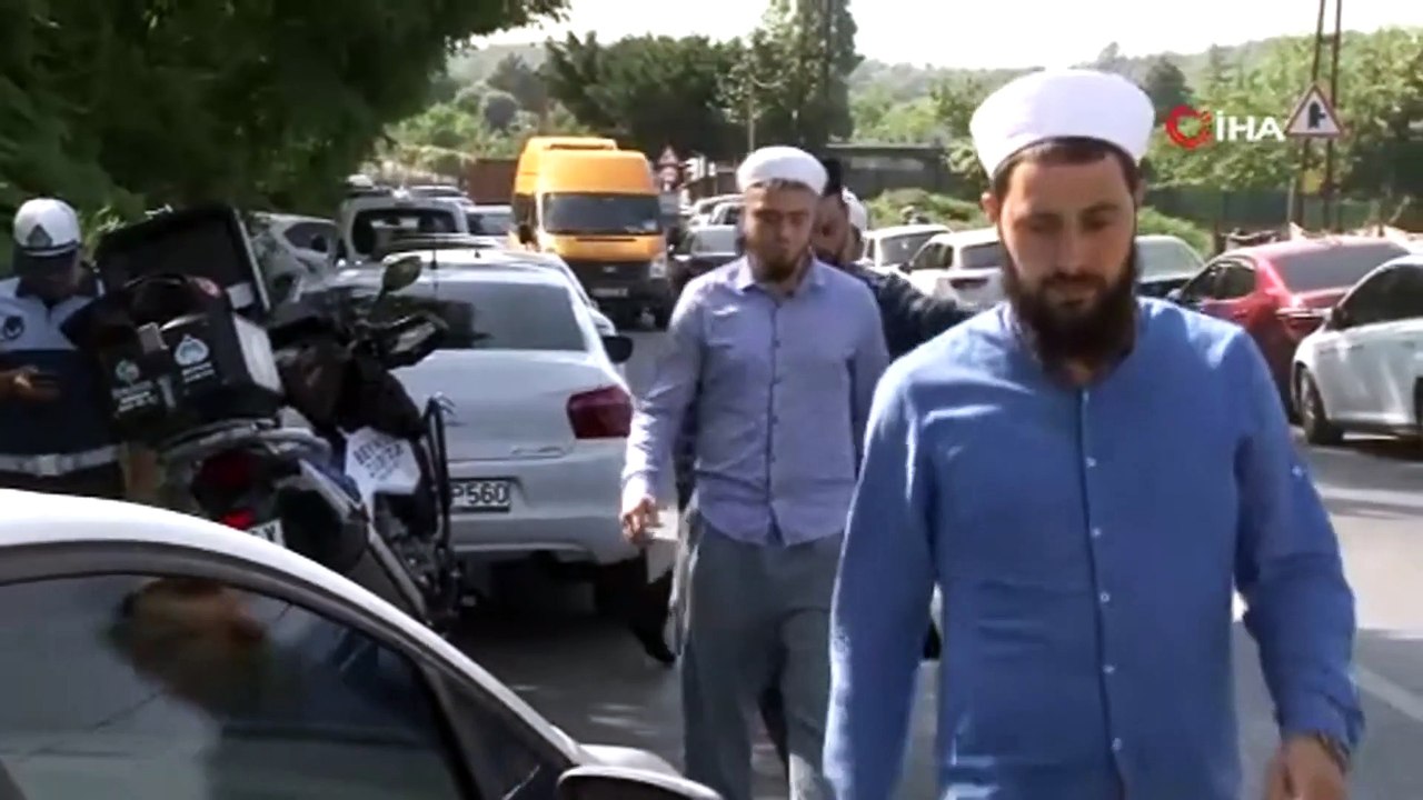 İsmailağa Cemaati lideri Mahmut Ustaosmanoğlu vefat etti...