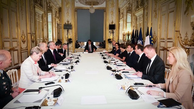 Czy dla Emmanuela Macrona po wyborach nic się nie stało ?