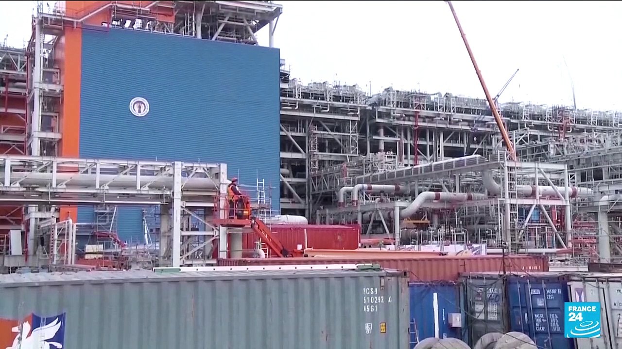 Germany triggers gas alarm stage, accuses Russia of 'economic attack'
