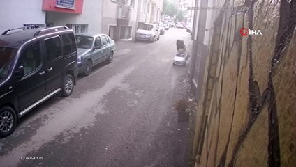 Şoke eden hırsızlık kamerada! Akülü çocuk aracını çaldı, taşıyamayınca bakın ne yaptı