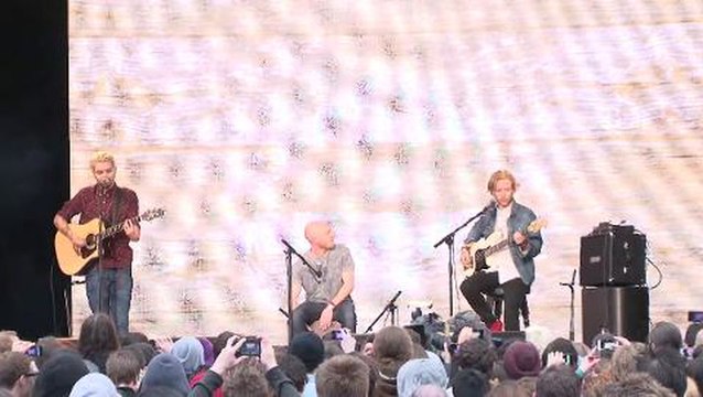 Biffy Clyro Cover Rage At Secret Gig