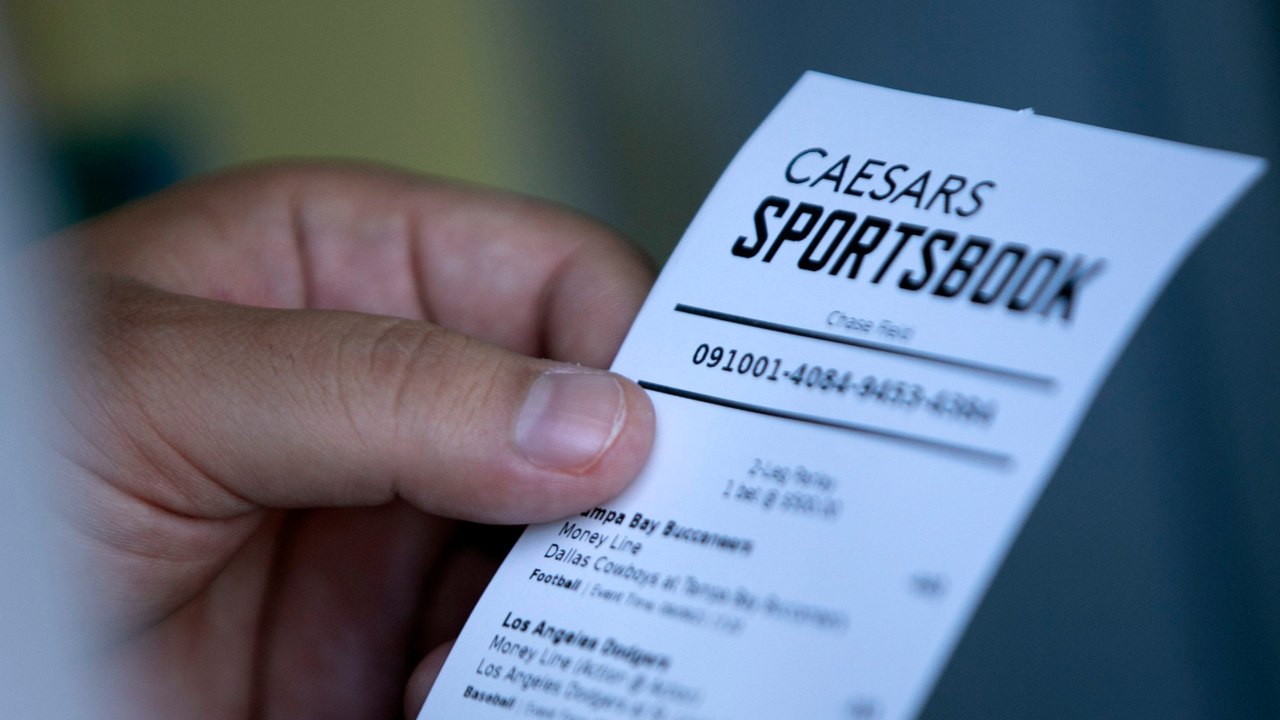 Caesars Sportsbook Opens At Chase Field
