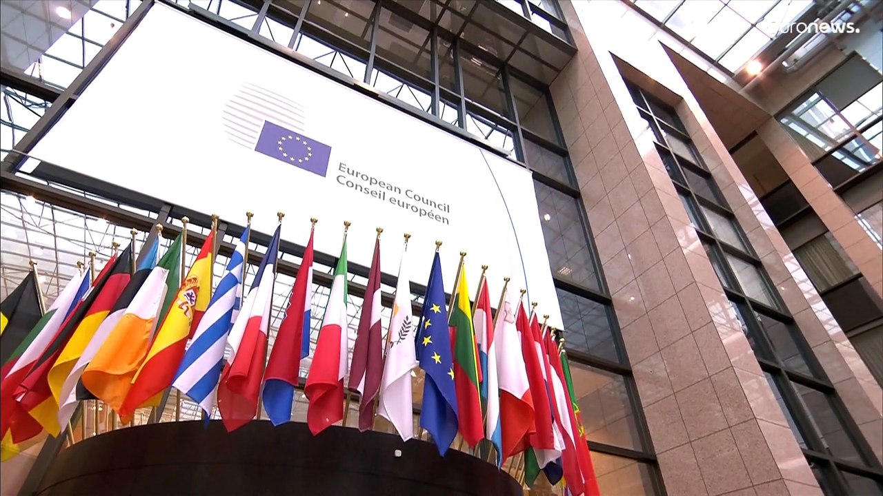 Los Veintisiete aprueban otorgar el estatus de países candidatos a Ucrania y Moldavia