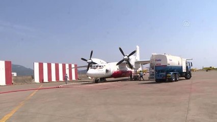 Son dakika haberleri... Dünyanın en büyük helikopterlerinden Mi26'nın Marmaris'te yangınla mücadelesi görüntülendi