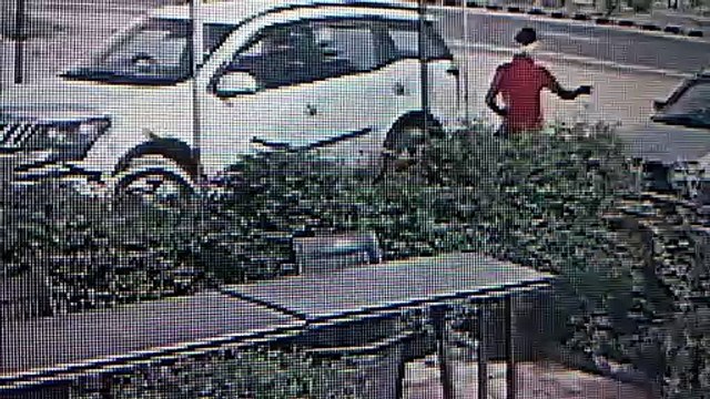 खाने के बाद रुपये मांगना पड़ा भारी, ग्राहकों ने होटल व गाडिय़ों में जमकर की तोडफ़ोड़