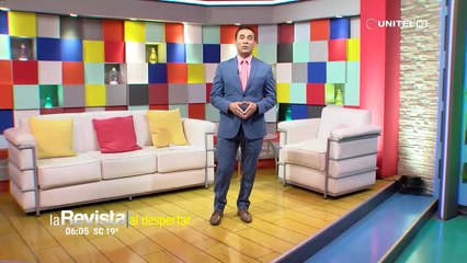 Camioneta arde en el interior de una vivienda en Cochabamba