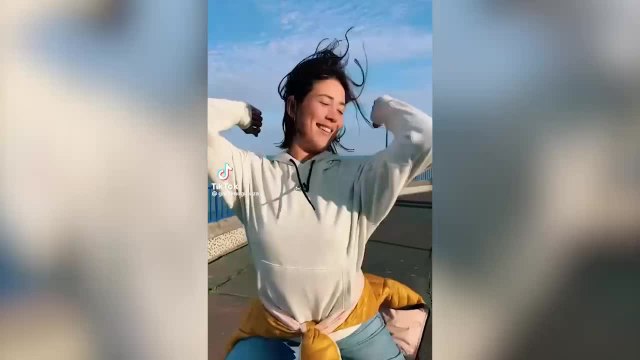Garbiñe sorprende a todos con este ‘beach dance break’ en TikTok: atentos a su estilo