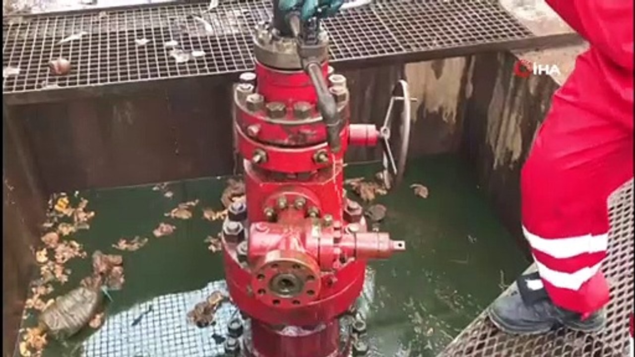 Yerin altından petrol fışkırdı! Türkiye bu görüntü ile sevince boğuldu