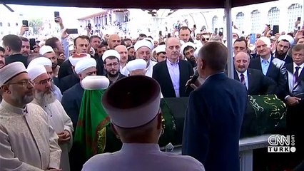 Mahmut Ustaosmanoğlu'nun tabutunun üzerindeki siyah örtünün anlamı