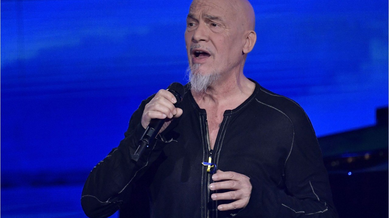 "Je ne tourne pas les pages" : Florent Pagny en froid avec Vanessa Paradis depuis leur rupture ? Il s’exprime