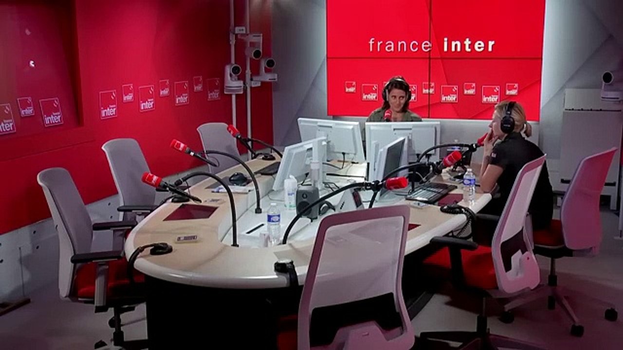Macron à Kiev : Anne-Elisabeth Lemoine prend la défense de "C à vous", critiquée par le SNJ de France Télévisions