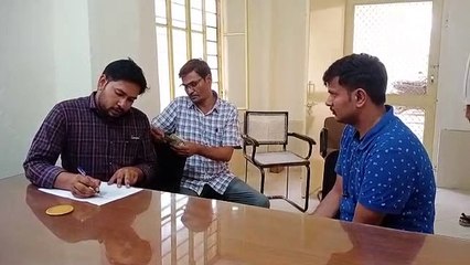 भण्डारण निगम मैनेजर को 10 हजार की रिश्वत लेते रंगे हाथों दबोचा