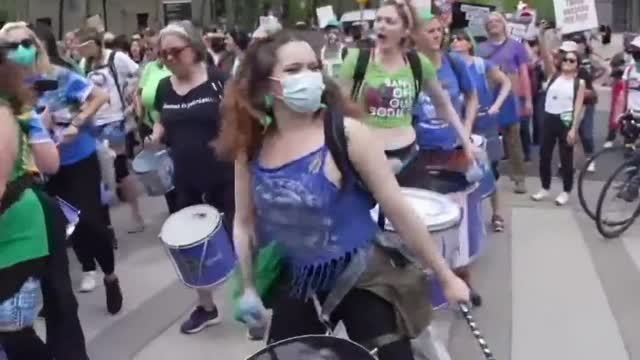 El Tribunal Supremo de Estados Unidos revoca el derecho al aborto