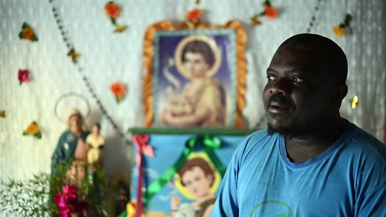 Comunidade quilombola em Minas Gerais mantém tradição com festa de São João