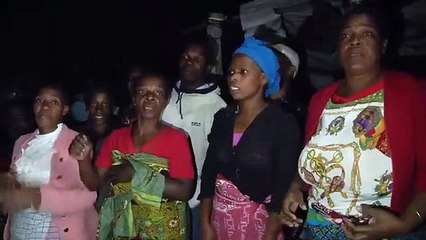 Veja o video: Homem m@t@suposto amante da esposa e foge de casa na Beira