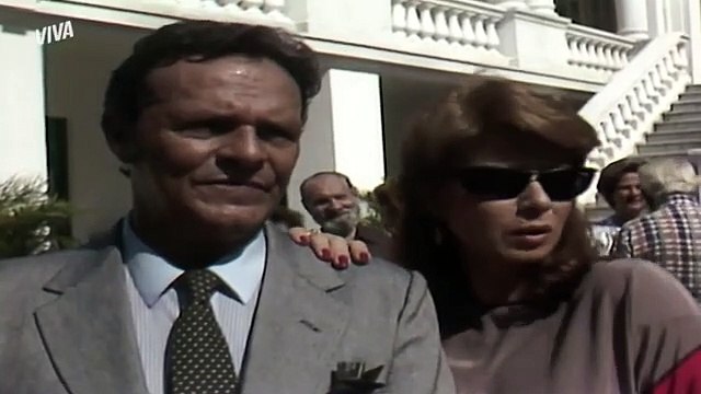 Novela Amor com Amor se Paga (1984) - Renato desdenha da família