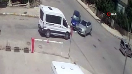 Kazalar şehir kameralarında... Kaza yaptı, bir kaç adım sonra düşerek böyle bayıldı