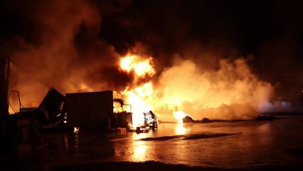 천안 플라스틱 가공 공장 화재...9천4백만 원 피해 추산 / YTN