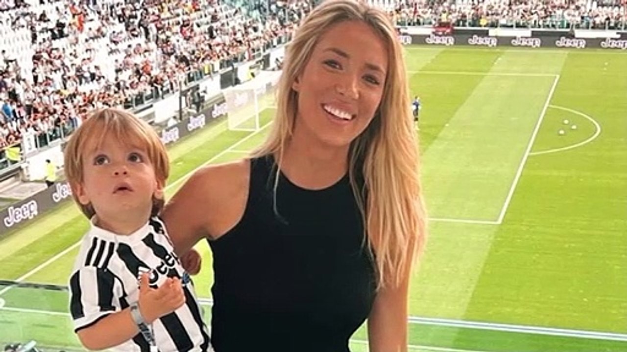 “Baby 4 in arrivo!”. E dicono che sarà un fiocco rosa per i vip dopo tre maschietti