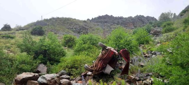 Son dakika haberleri... Viraja hızlı giren otomobil 80 metrelik uçuruma yuvarlandı: 1 ölü